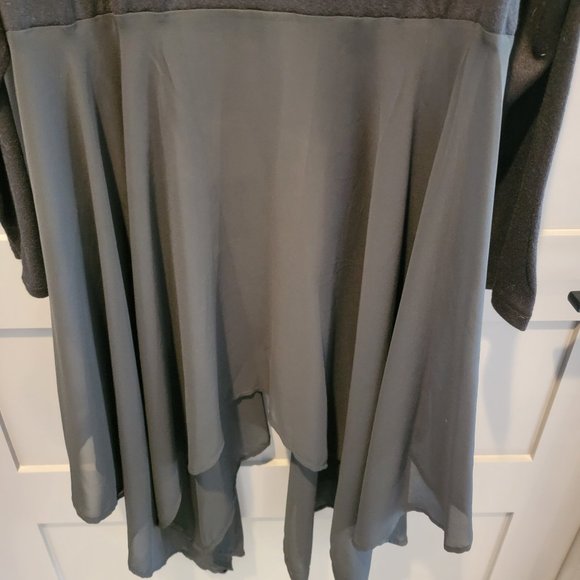 HOT TOPIC Black Tie Front Girls Drape Cardigan Size 3 - Picture 8 of 9